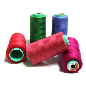 Sợi chỉ may <span class=keywords><strong>polyester</strong></span> 100% sợi xoắn 40/2, nhiều màu sắc tùy chỉnh, giá gốc nhà máy, số lượng lớn, dùng cho may mặc & giày dép - Product Image 1