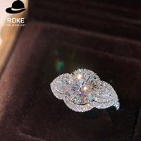 Bague en or blanc 14 carats pour femme de luxe - Avec une pierre centrale de 3,02 carats de taille ronde en laboratoire avec un design en forme de pétale en éventail
