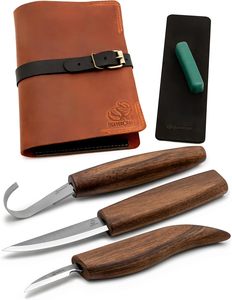Set di 3 <span class=keywords><strong>Coltelli</strong></span> Premium <span class=keywords><strong>per</strong></span> Intaglio del <span class=keywords><strong>Legno</strong></span> con Custodia in Pelle e Pietra <span class=keywords><strong>per</strong></span> Affilare <span class=keywords><strong>per</strong></span> Lavorazione del <span class=keywords><strong>Legno</strong></span> Fai-da-Te - Product Image 1