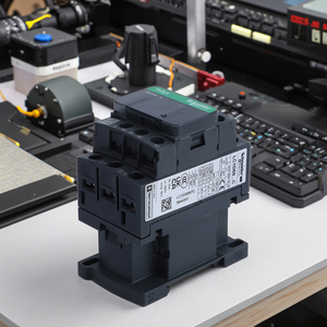 Contactor Schneider Original Nuevo, LC1D25MDC LC1D25FDC LC1D25BDC, Trifásico, 25A, 110V/48V/380V CA - Product Image 4