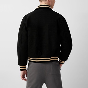 เสื้อแจ็คเก็ตเบสบอลแบบ Varsity สีแดง ปักอักษรแบบ Letterman สไตล์วิทยาลัย แต่งแพทช์ P แบบกำหนดเอง  ผ้าริบถัก สวมใส่สบายๆ สไตล์สตรีทแวร์ สำหรับผู้ชาย ขายส่ง - Product Image 6