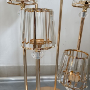 6-Armiger Kristall-Pendelleuchter Kerzenhalter mit Rundem Goldenen Metallständer für Weihnachten Hochzeiten Weihnachts-Tischdekoration - Product Image 6