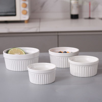 Ustensiles de cuisson personnalisés de taille quatre, crème brûlée, porcelaine, allant au four, bols ramequins à soufflé en céramique pour la cuisson au restaurant