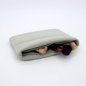 Sac cosmétique personnalisé en néoprène matelassé gaufré, <span class=keywords><strong>trousse</strong></span> <span class=keywords><strong>de</strong></span> maquillage imperméable, <span class=keywords><strong>trousse</strong></span> <span class=keywords><strong>de</strong></span> <span class=keywords><strong>toilette</strong></span> – Vente chaude - Product Image 5