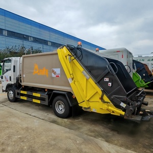 Camion à ordures Isuzu avec benne arrière, camion à ordures de 8 mètres cubes, camion à ordures compacteur - Product Image 1
