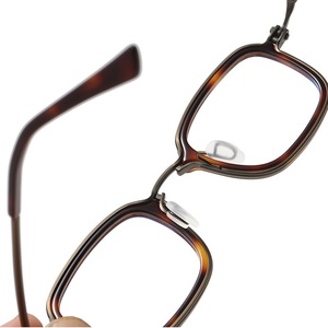 Kính mắt gọng titan cổ điển, tròng acetate, logo tùy chỉnh, dành cho nam nữ, phù hợp với khuôn mặt hình kim cương, chống ánh sáng xanh - Product Image 6