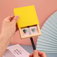 Boîte de présentation de bijoux de luxe transparente avec film PE 3D pour collier, bague, bracelet, avec gaufrage et revêtement UV