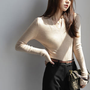 2025 nuevo suéter de mujer con cuello en V suéter de fondo superior interior de mujer - Product Image 4