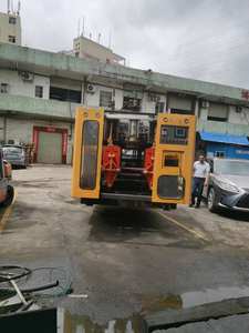 Machine de soufflage par extrusion d'<span class=keywords><strong>occasion</strong></span> de 4 <span class=keywords><strong>litres</strong></span>/5 <span class=keywords><strong>litres</strong></span> avec contrôle de parison, machine de soufflage d'<span class=keywords><strong>occasion</strong></span> pour bouteilles en <span class=keywords><strong>plastique</strong></span> - Product Image 3