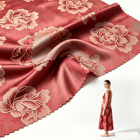 Tissu jacquard tissé de haute qualité avec un motif floral délicat pour robe de soirée pour femmes