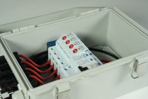 IP65แผงโซลาร์เซลล์พลังงานแสงอาทิตย์ DC แบบรวมพร้อมกล่องเซฟพลาสติก - Product Image 6