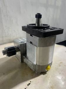 มอเตอร์ปั๊มพัดลมไฮดรอลิก 31Q4-30201 31Q4-30200 สำหรับรถขุด R520LC-9A R485-9 R485-9T R480LC-9 HX330 HX380 อะไหล่แท้ - Product Image 2
