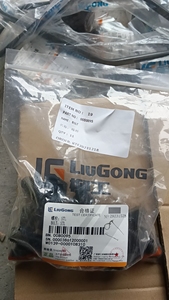Pièces de rechange pour chargeuse sur pneus LGMC de haute qualité, compatibles avec les machines de construction, boulon 00B0095 compatible avec les pièces Liugong - Product Image 3