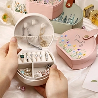 Boîte à bijoux personnalisée avec fleur de naissance, étui souvenir en cuir demi-lune, organisateur de bijoux et cosmétiques pour Maman, Fille, Sœur