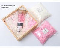 Papier de remplissage pour boîte cadeau recyclable en gros, papier froissé coloré pour emballage cosmétique