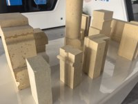 Briques réfractaires en aluminate, avec une teneur en aluminium ≥ 80 %, résistantes aux températures jusqu'à 1600 °C ℃ .