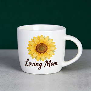 Taza de Cerámica Personalizada para el Día de la Madre con Diseño Floral - Taza de Café Blanca de 11 oz con Diseño de Girasol, Tulipán y Rosa, Regalo Personalizado para Mamá - Product Image 2