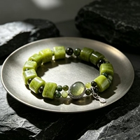 Bracelet vintage style forêt, perles carrées en cristal vert, pierre gris-vert, breloque argentée, bracelet multi-gemmes