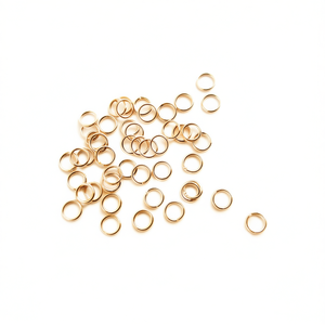 Anelli a cerchio Ilan da 15 mm color oro in metallo chiuso per la creazione di gioielli - Product Image 1