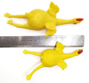 Juguetes Promocionales Divertidos, Huevos de Pascua de Plástico Suave Amarillo, Pollo que Pone Huevos - Product Image 1