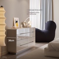 Commode de chambre moderne de luxe en MDF brillant champagne à 8 tiroirs, avec coins arrondis élégants