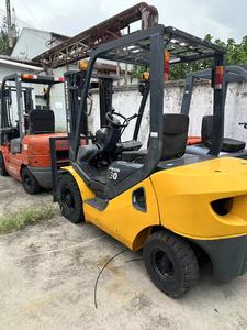 Buen Precio 2022, 100% Original de Japón, Komatsu FD25 FD30T-16 FD30, Montacargas Diésel Usado de 2.5-5 Toneladas, 4x4, Neumáticos Sólidos para Terreno Accidentado - Product Image 3
