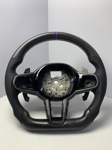Volante Deportivo de Fibra de Carbono y Cuero para las Series F20/F22/F30/F32/F36/F80/F82 M2/M3/M4 - Product Image 1