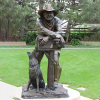 Décoration extérieure personnalisée, grande statue de cowboy à cheval de style antique, sculpture figurative en bronze coulé, aspect réaliste