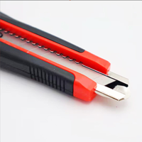 Couteau de combat multifonctionnel rétractable de qualité industrielle OEM 18 mm en acier inoxydable avec lame détachable et verrouillage manuel en alliage d'aluminium