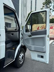 <span class=keywords><strong>Iveco</strong></span> <span class=keywords><strong>Daily</strong></span> 2.5T Classic A37 2017, Techo Alto, 7 <span class=keywords><strong>Plazas</strong></span>, Doble Propósito (Pasajeros y Carga), Furgoneta Usada - Product Image 4