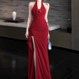 Elegante Vestido Maxi Rojo con Cuello Halter, Adornos Florales <span class=keywords><strong>y</strong></span> Abertura Alta, Moda de Verano para Mujer, <span class=keywords><strong>Vestidos</strong></span> de Verano 2026 - Product Image 1
