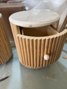 Mesita de noche cilíndrica europea hecha a mano, de madera maciza, estilo lujo, multifuncional, para dormitorio, éxito de ventas. - Product Image 3