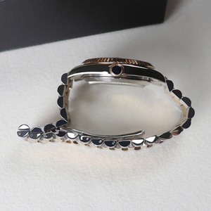 นาฬิกาข้อมือจักรกลอัตโนมัติจากซัพพลายเออร์จีน รุ่น NH35 กันน้ำ สายสแตนเลส สไตล์มินิมอลสำหรับผู้ชาย - Product Image 4