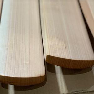 Batte de cricket en saule anglais artisanale de qualité supérieure - Conception durable et ambidextre pour les matchs de compétition avec options personnalisables - Product Image 4