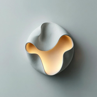 Lámpara de Pie Moderna de Acero con Diseño Artístico Inspirado en Llamas, Iluminación LED Escultural Contemporánea, Gran CRI 80, Plástico Impermeable