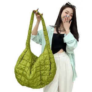 Bolsos de mano Clásicos de tela Premium con borlas, bolso de mano de cuero PU de lujo para mujer, bolso de mano acolchado de gran capacidad para mujer