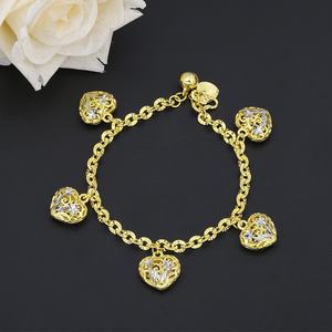 Bracelet à breloques en forme de cœur en laiton plaqué or 24 carats pour femmes, bijoux de mode JXX, styles multiples, vente en gros - Product Image 1