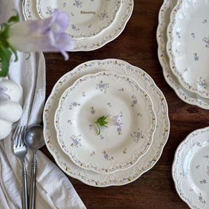 Juego de Vajilla de Cerámica Vintage Hecho a Mano Lelyi French Margarite Blue, Incluye Plato, Taza de Café, Plato para Postre y Platos para la Cena - Product Image 1