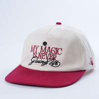 Gorra de béisbol de ala plana personalizada de fábrica, 5 paneles de algodón, ala plana roja con gorra de béisbol Snapback no estructurada