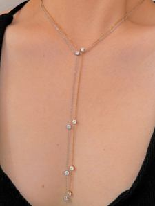 قلادة Clioro العصرية للبيع بالجملة من الفولاذ المقاوم للصدأ قلادة لامعة بسيطة من الزركون على شكل حرف Y للنساء - Product Image 2