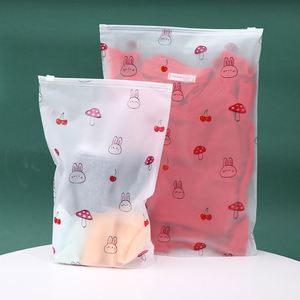 Bolsa de Plástico Transparente con Cierre Zip, Un Lado Transparente y Otro Lado Esmerilado, para Empacar Ropa y Zapatos, Disponible en Stock - Product Image 1