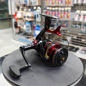 Édition limitée 24 BB-X TECHNIUM FIRE BLOOD Rock Fishing Lever Drag Reel - Réglage de la canne ultra-fluide, idéal pour la pêche en eau salée - Product Image 3