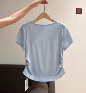 T-shirt élégant pour femme RUICHI en coton et élasthanne 220 GSM, col en V, détail froncé, coupe ajustée, qui flattere la silhouette, t-shirt uni - Product Image 6