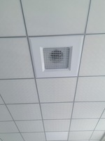 Diffuseur d'air carré en ABS 595x595mm encastré avec sortie en laine minérale pour climatisation centralisée et ventilation domestique
