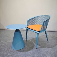Chaise de salle à manger contemporaine en aluminium perforé pour l'extérieur, résistante aux UV et imperméable, fauteuil de patio