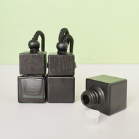 Diffuseur de parfum de voiture 8ml Bouteille en verre vide d'huile essentielle Bouteille de parfum de voiture suspendue avec couvercle noir