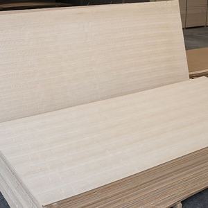 Paneles <span class=keywords><strong>de</strong></span> MDF Resistentes a la Humedad con Chapa <span class=keywords><strong>de</strong></span> Madera <span class=keywords><strong>de</strong></span> Fresno, Roble y Abedul, Lijados, con Pegamento E1, Grosor <span class=keywords><strong>de</strong></span> 2.5-25mm - Product Image 6