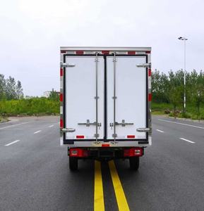 Camion frigorifique Foton 4x2 personnalisable avec stockage à température constante pour fruits, légumes et aliments - Product Image 5