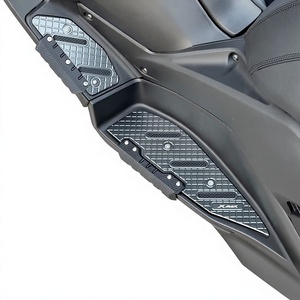Pédale en aluminium modifiée pour Yamaha XMAX 23-26, pédale en aluminium XMAX avec caoutchouc anti-chute. - Product Image 3