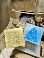 Plaques en laiton CNC DF-12-074 pour estampage à chaud TPS, pour boîtes cadeaux de Noël, boîtes de chocolat de fêtes, étiquettes de vin du Nouvel An – Nouveauté !